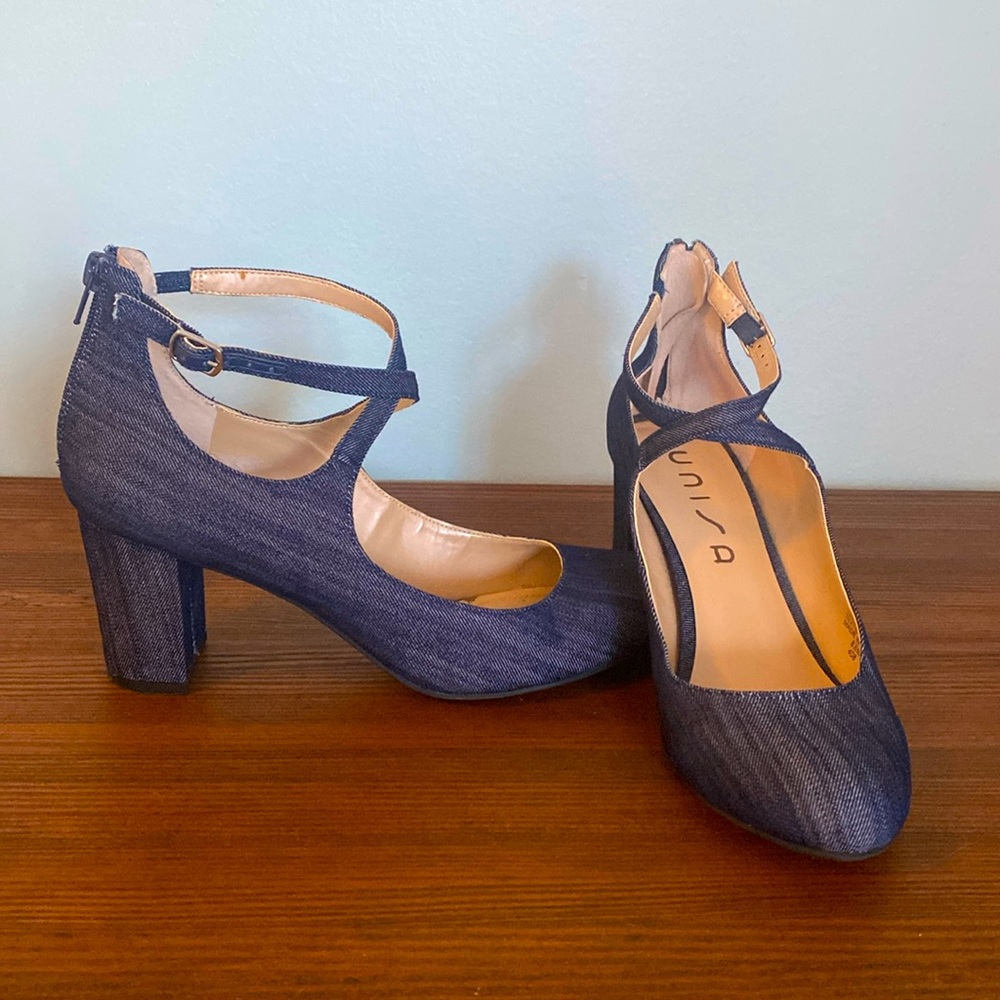 Unisa denim with zipper and cross strap